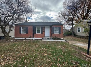 424 Crawford Rd, Saint Louis, MO 63137