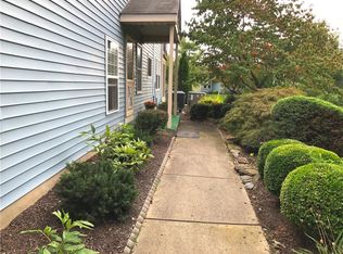 3C John Tyler Ct, Monroe Township, NJ 08831