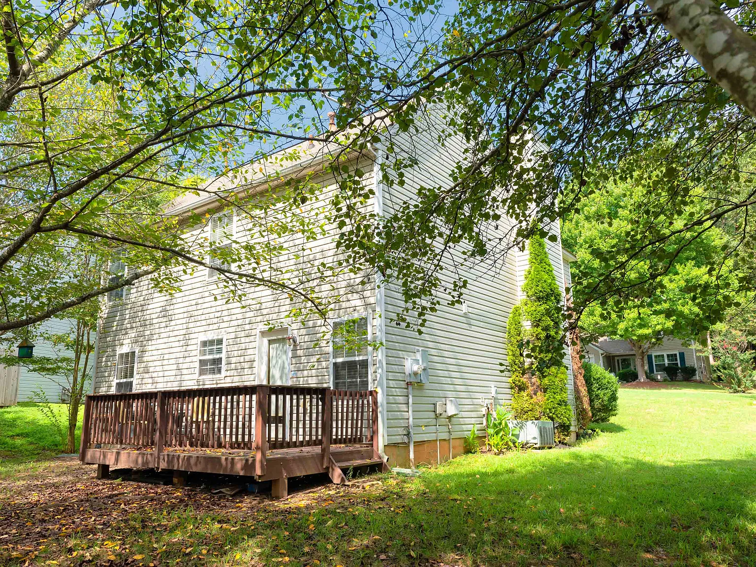 3 bed, 2.5 bath, 1495 sqft, $1,950 — Photo 3