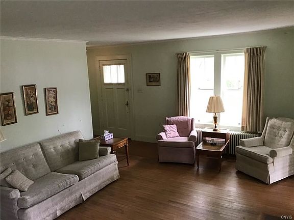 5th image of 36 Floral Ave