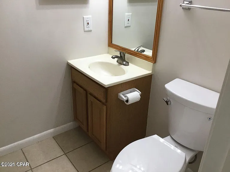 1025 W 19th 16c St #16C — Photo 28
