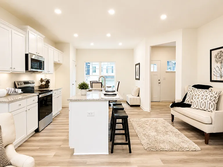 2016 Woodbine Way — Photo 1