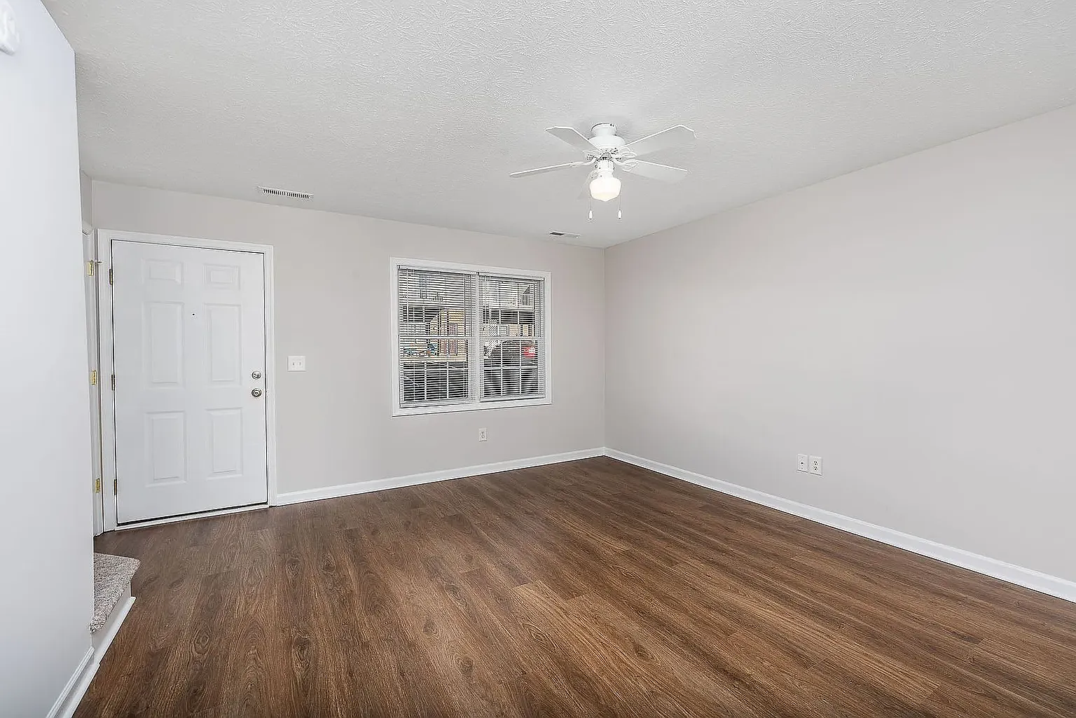 1009 Seth Drive — Photo 2