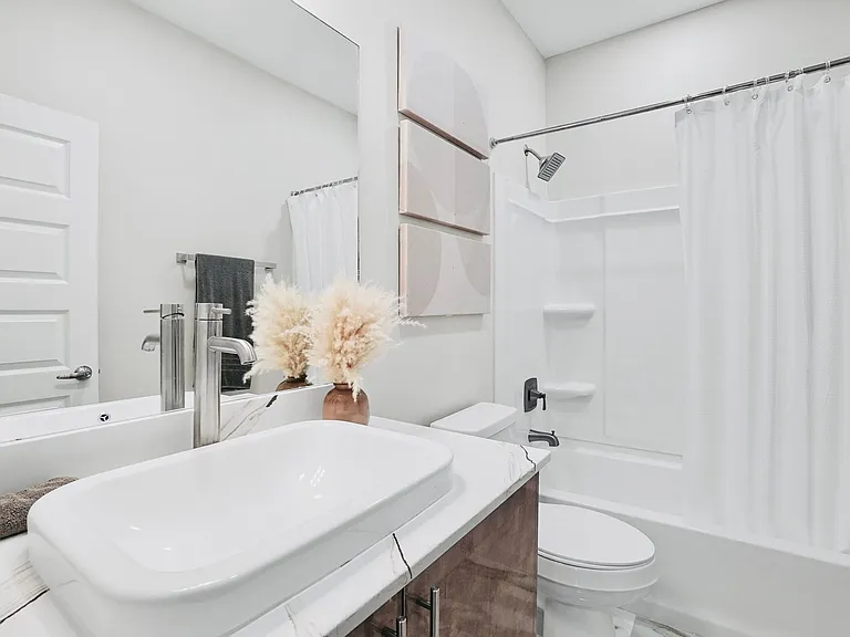 505 N Emerald Ave #4 — Photo 8