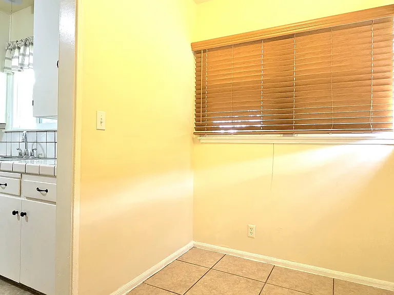 541 Shrode Ave — Photo 6