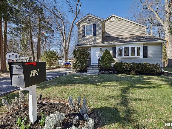 3rd image of 18 South Rd