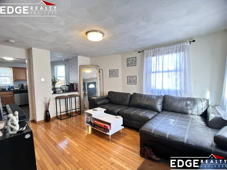 41 Ashford St #9 — Photo 3