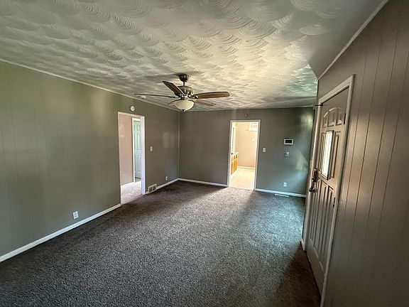 3rd image of 420 W Elm St