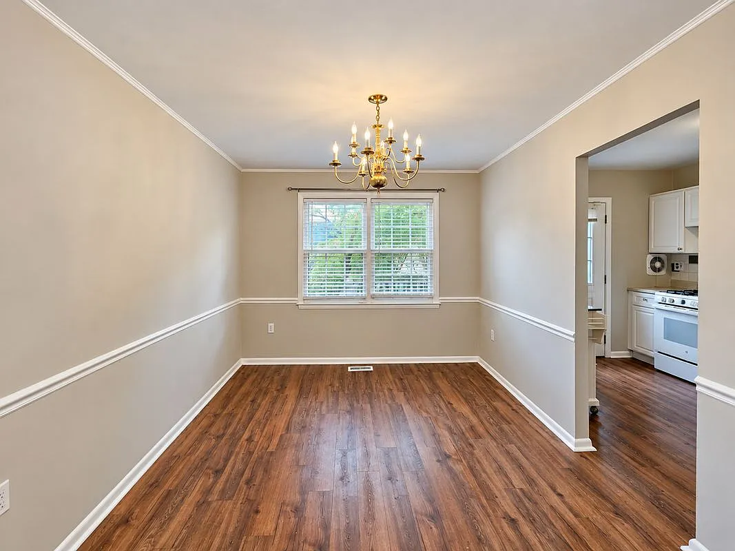 3 bed, 2.0 bath, 1795 sqft, $2,500 — Photo 3