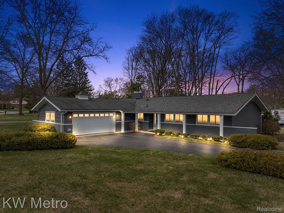 1st image of 3393 Paddington Dr