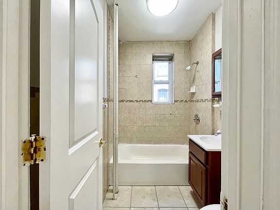 3rd image of 500 Baldwin Ave #31A