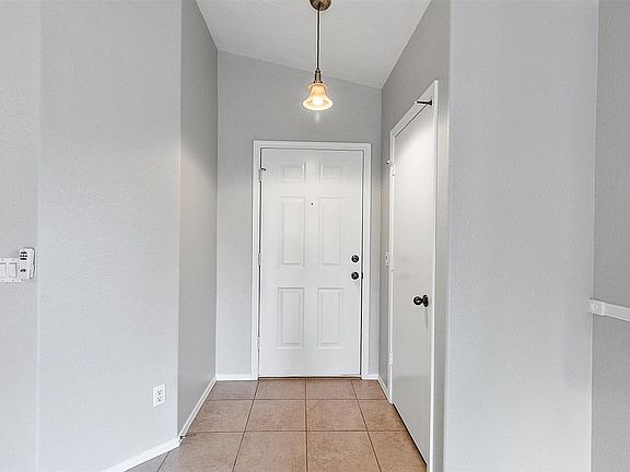 4th image of 12922 W Willow Ave
