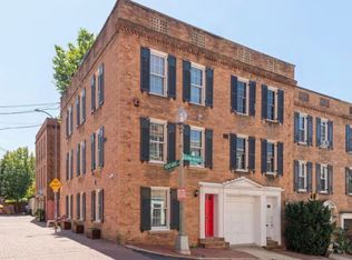 2522 Queen Annes Ln NW, Washington, DC 20037