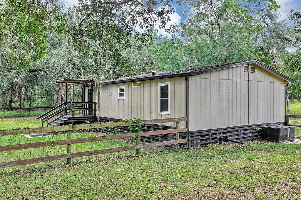 3 bed, 2.0 bath, 1054 sqft, $3,000 — Photo 4