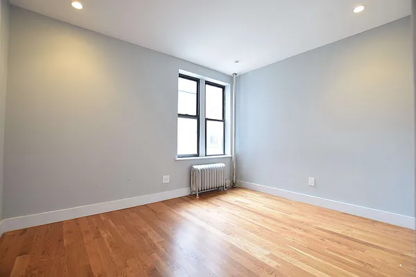 Rented by Clove Realty LLC | media 22