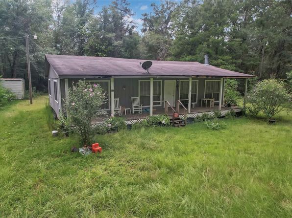 295 Hollywood St, Livingston, TX 77351