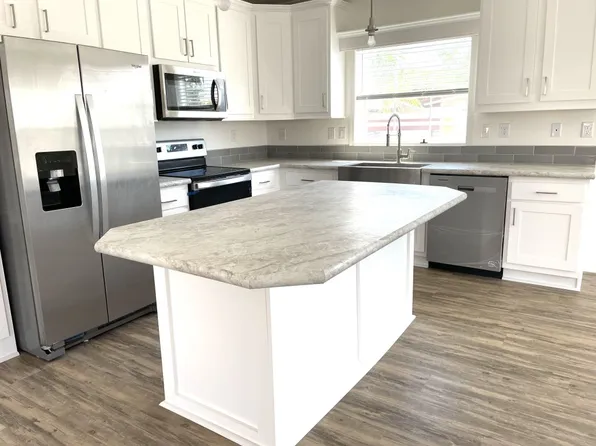 122 S Lake Dr, Leesburg, FL 34788