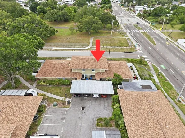 6902 El Centro Ct, Tampa, FL 33634