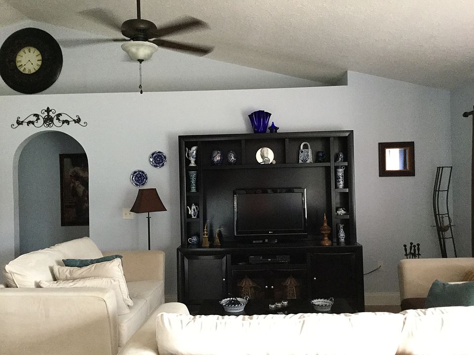1st image of 233 Bedford Dr