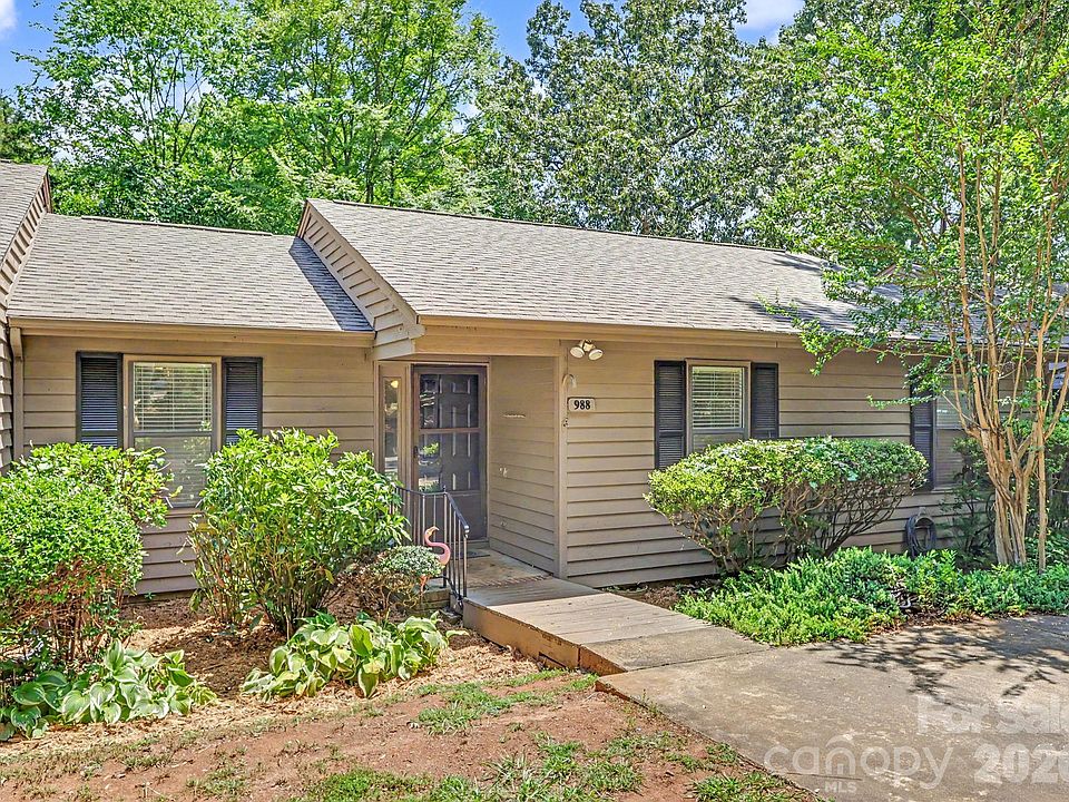 1st image of 988 Cranberry Cir
