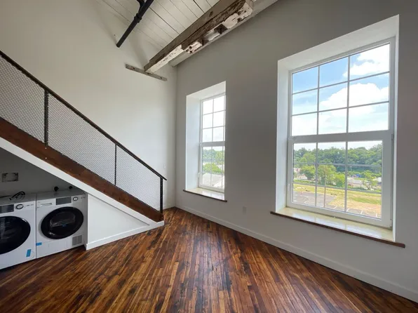 Kent Mills, 500 E Broadway Ave #102, Clifton Heights, PA 19018