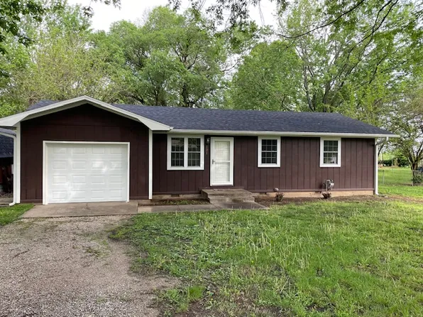 121 E Chrysler Ave #1, Clever, MO 65631