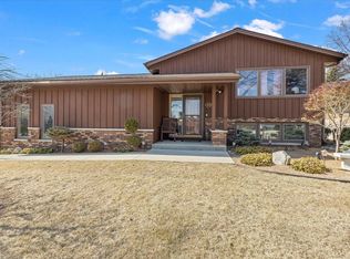 400 N Water St, Waterford, WI 53185