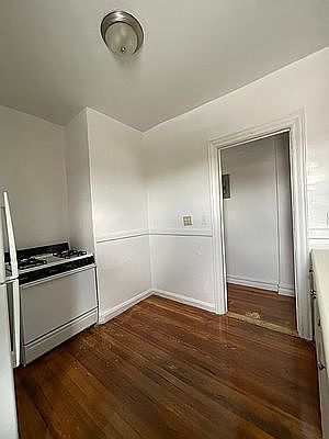 5th image of 3801 Putnam Ave W #43