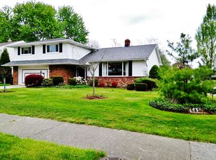 5472 Lansbury Ln, Lyndhurst, OH