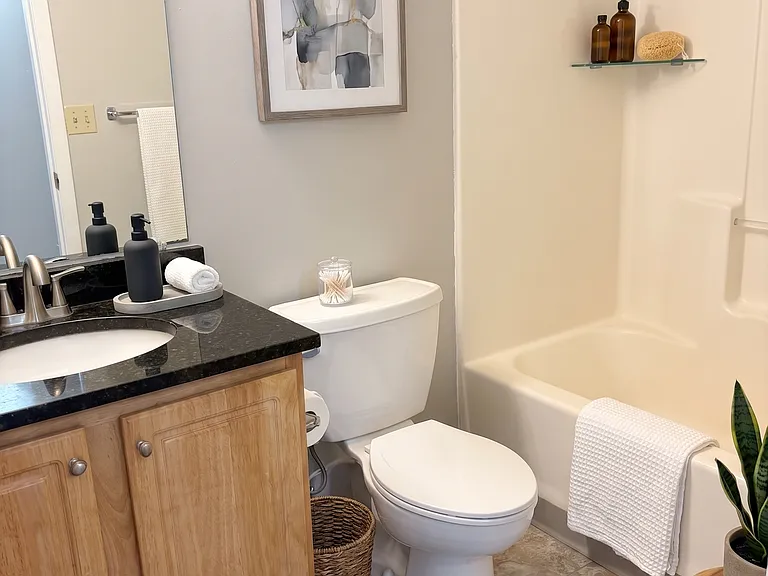 St. Clair Woods Apartments — Photo 10