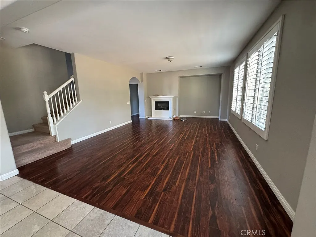 5 bed, 3450 sqft, $4,350 — Photo 4