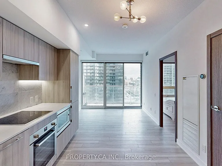17 Bathurst St #1209 — Photo 17