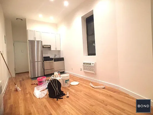 Rented by Bond New York | media 9