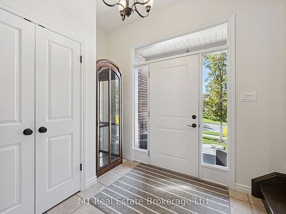 4th image of 114 Andrews Dr W