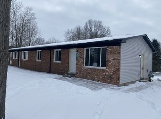 3531 Chesterfield Dr, Lapeer, MI 48446