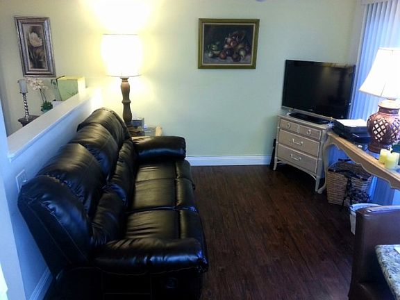 5th image of 20737 Roscoe Blvd Unit 204