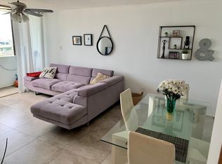 17C Avenue Luis Vigoreaux, Guaynabo, PR 00966