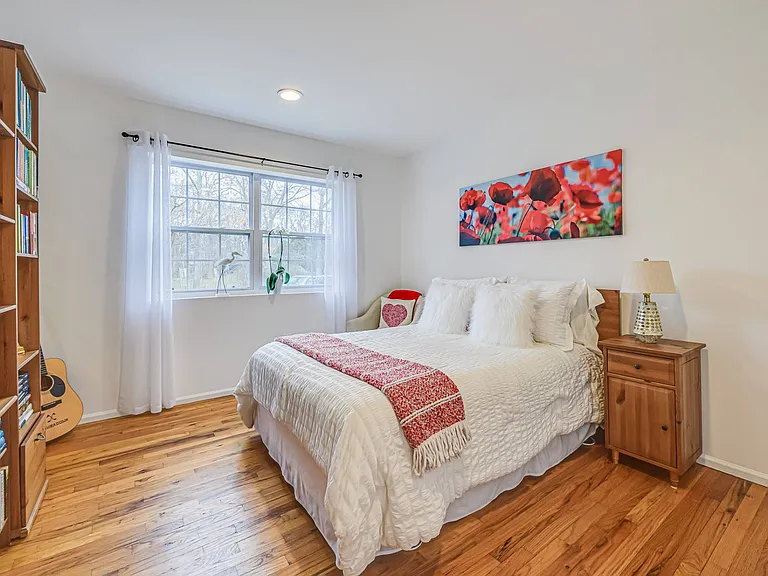 71 Hampton Rd — Photo 10