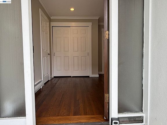 3rd image of 3001 Divisadero St