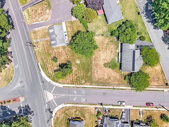5th image of 206 Browning Ave