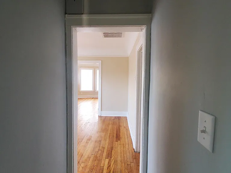 3345 Hogarth Ave #2 — Photo 31