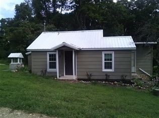 37 Junction Ln, Reeds Spring, MO 65737