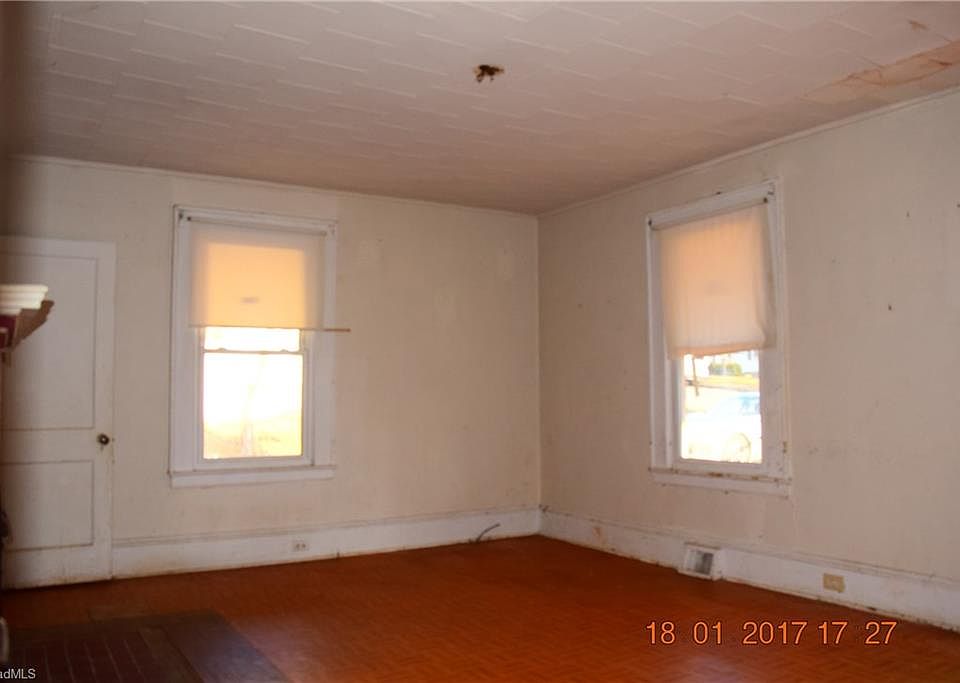 2nd image of 1429 Donald St