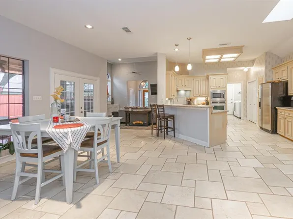 6834 Oakwood Trace Ct, Houston, TX 77040