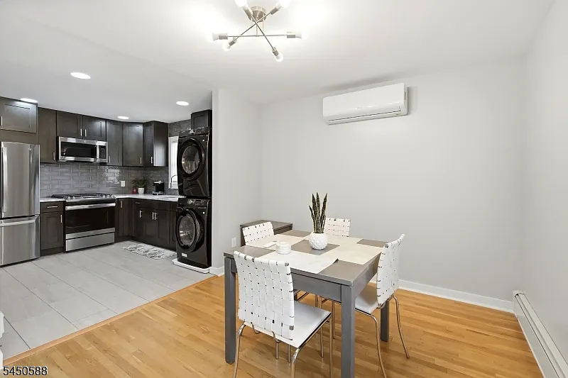 3 bed, 2.0 bath, $3,000 — Photo 4