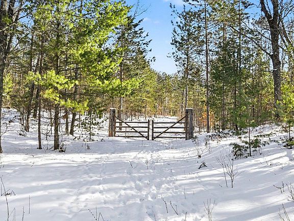 4th image of 2140 W River Rd