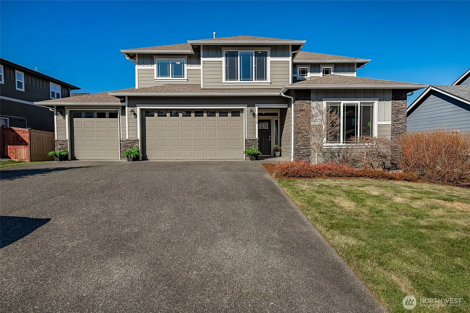 5319 Coastal Loop photo 1
