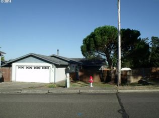 2091 Hayes St, North Bend, OR 97459