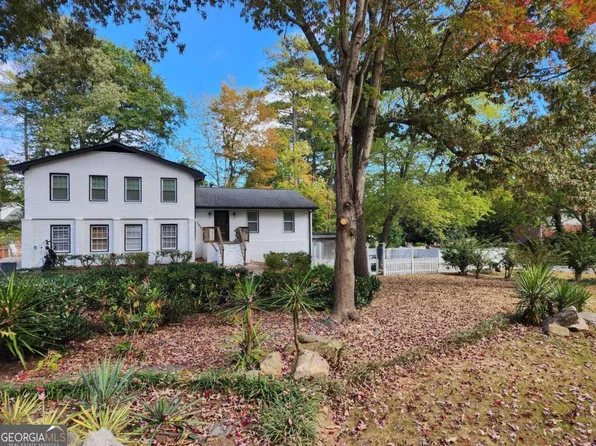 4180 Lakeshore Way NE, Marietta, GA 30067