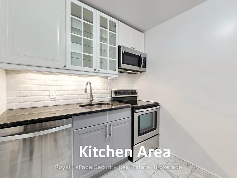 35 Raglan Ave #208 — Photo 21